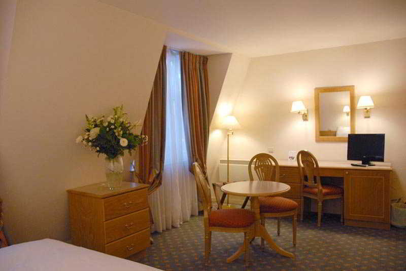 ホテル オテル メイド イン ルイーズ ブリュッセル 部屋 写真